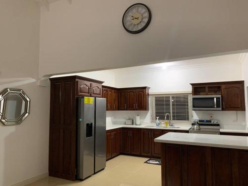 Lakeside Villa in 逍遙海灣