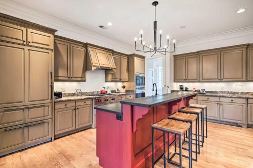 Stunning Mill Spring Home with Mountain Views! in Mill Spring, USA