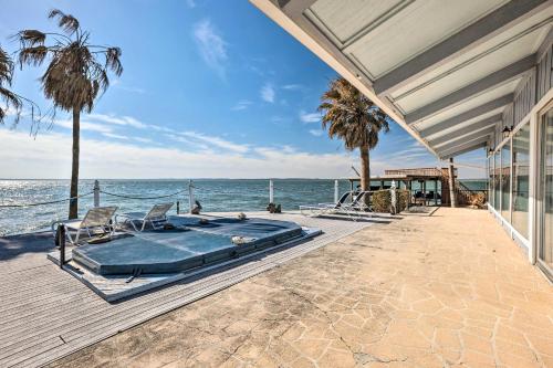 Lakefront Livingston Home with Grill and Views! in Blanchard, USA