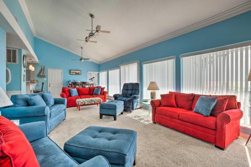 Lakefront Livingston Home with Grill and Views! in Blanchard, USA