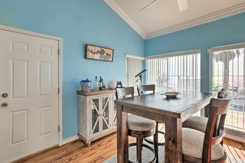 Lakefront Livingston Home with Grill and Views! in Blanchard, USA