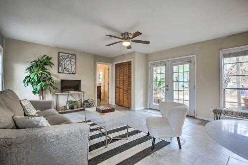 San Leon Vacation Villa with Garden Near Beach in San Leon, USA