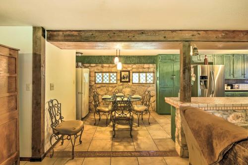 Scenic Cottage with Views 17 mi to San Antonio! - image 9