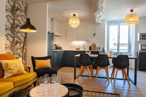 Duplex contemporain dans maison du XVIIème siècle - Location saisonnière - Fougères