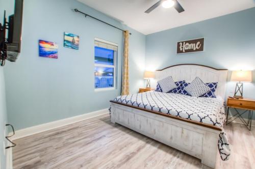 Laketown Wharf 535 By Aneliya detail