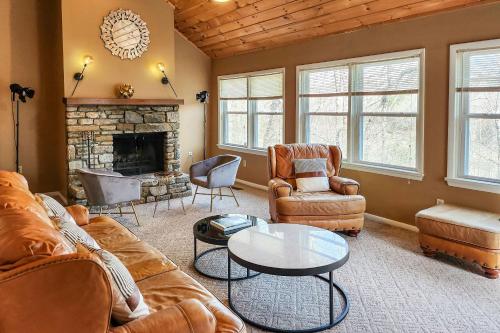 Hilltop Hideaway At Rumbling Bald on Lake Lure! - image 12