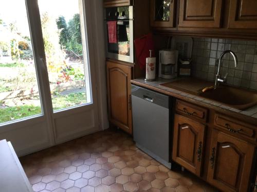 ห้องครัว, Appartement fond de jardin rez-de-chaussée (Appartement fond de jardin rez-de-chaussee) in ปาแลโซ