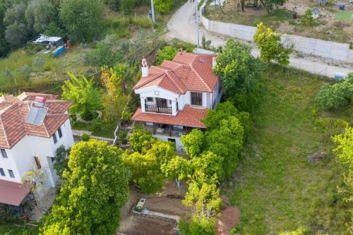 Marmaris Cetibeli Koyunde 4+1 dogayla ic ice villa