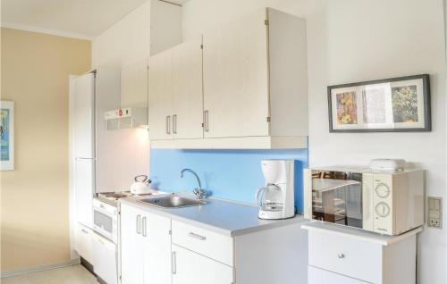 Kitchen, One-Bedroom Apartment In Ringkobing in Ringkobing