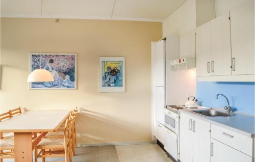 Kitchen, One-Bedroom Apartment In Ringkobing in Ringkobing
