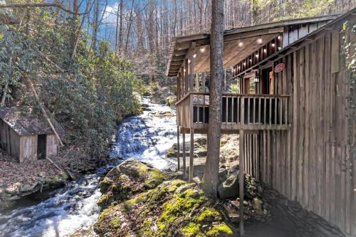 Ed's Mill 2-bedroom 1 bath - private 36-acre resort with 6 homes amazing waterfall