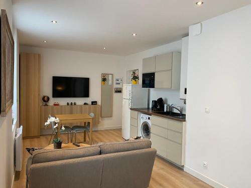 Studio 28m2 avec parking privé - Lycée Roosevelt - Arena - Gare (Studio 28m2 avec parking prive - Lycee Roosevelt - Arena - Gare) in 拉納維萊特