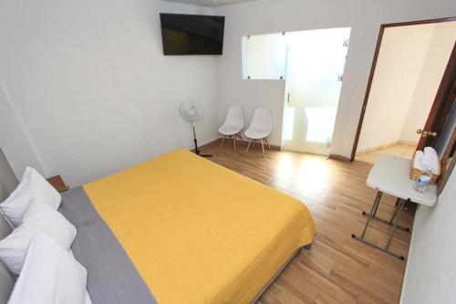 room detail thumbnail 1