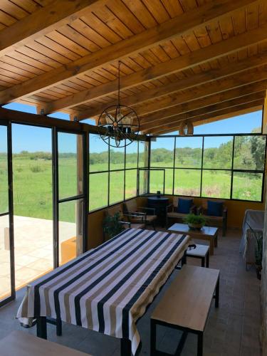 Las Tres Rosas Casa de Campo in Barrio Cerrado Causana