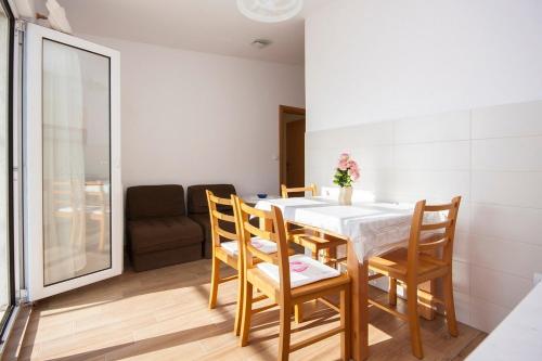 One-Bedroom Apartment with Terrace and Sea View