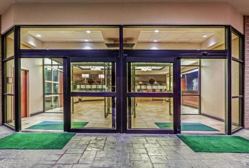 Holiday Inn Springdale-Fayetteville Area, an IHG Hotel