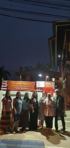 Welcome holiday photo