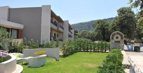 Santa Helena Hotel in Ialyssos