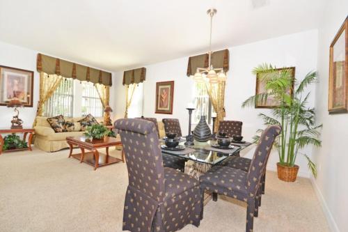 Pine Forest Chateau home in Davenport, USA