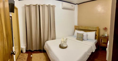 Jewel Tourist Inn Room Type - Deluxe Queen Room