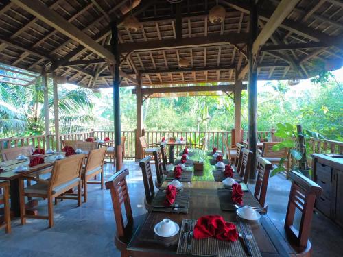 Restaurant, The Trang Villas in Vinh Luong