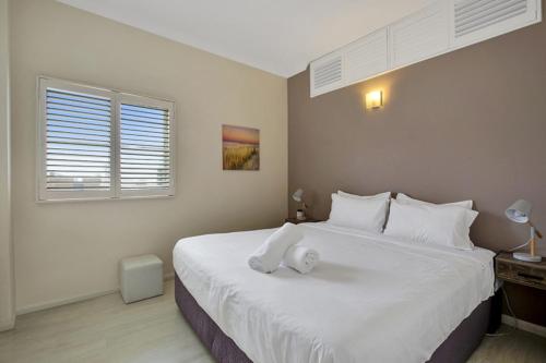 Apartment at Cooper St - image 8