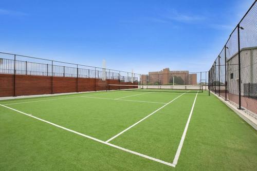 Ultimate 2-Bed Apartment in Surry Hills - Ultimate Convenience - image 9