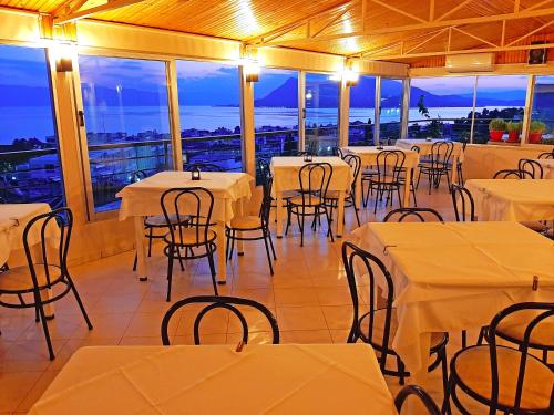 Mitho Hotel - image 2