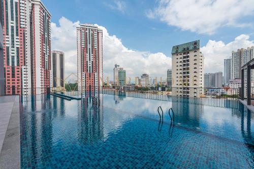 Chambers Premier Suites Kuala Lumpur - 수영장