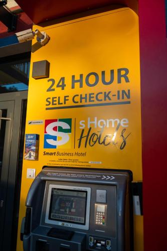 sHome Hotel Graz - Self-Check-in & free parking