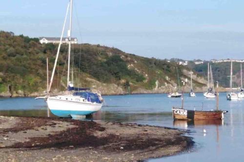 Tŷ Glas, Fishguard, Ideal for beach, coastal path and town!