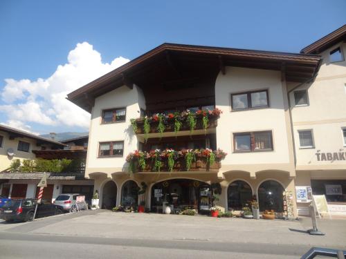 Ferienwohnung Blumen Penz Zell am Ziller