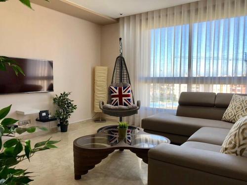 Contemporary Top Floor Bourgogne - By AppartAli, Casablanca