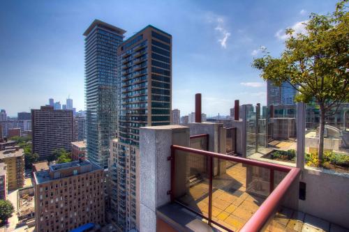 Sky Suites Yorkville