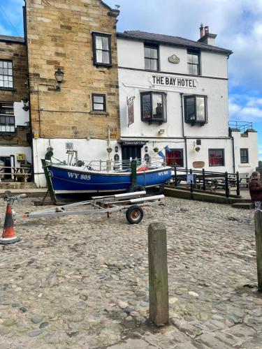 Robin Hood's Bay Coastguard's Cottage with a View