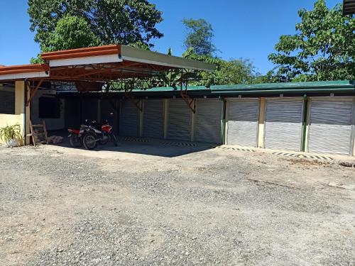 MB's Garden Inn MB's Garden Inn