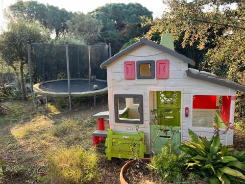 La casa Linda con terraza y vistas al mar in Sant Antoni de Calonge