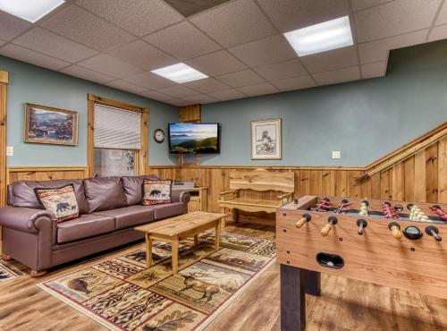 ER92 - Virginia's Villa - Great location! Close to all the action! cabin - image 9
