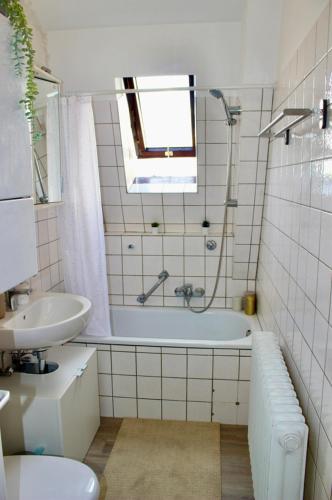 Penthouse - Zentral, Geräumig, Küche, Waschmaschine, Netflix photo 4