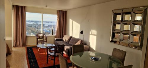 Panoramic Studio Apartment with stunning view - Free Parking in Laugardalur
