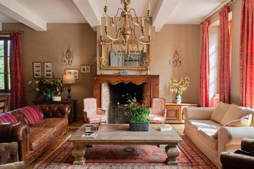 Bastide des Tourelles pour 20 pers. Piscine & Spa in ลาโวร์