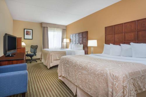 Ramada by Wyndham Columbus Polaris