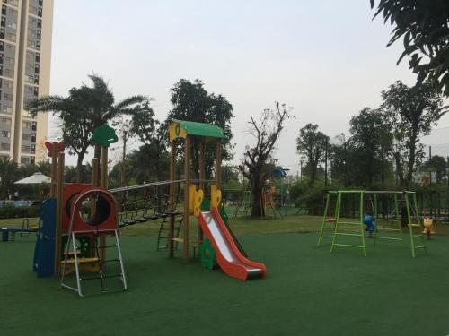 Playground, Vinhome Grand Park Homestay House in District 9