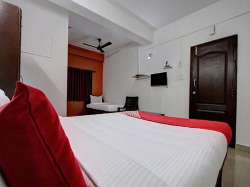 STAYMAKER Hotel Shantala Suratkal