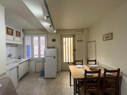 3LIB7 - au cœur du faubourg de Collioure appartement pour 3 personnes