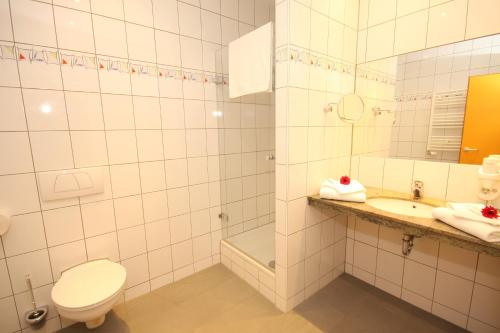 Bathroom, smartMotel Kempten in Kempten
