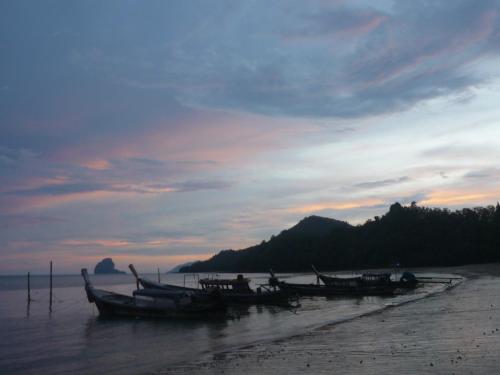 Pasai Beach Lodge