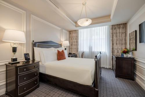 1 queen bed