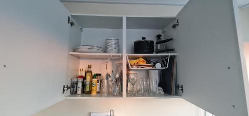 Move inn Estates - Multiple Rooms - Tap to explore photos