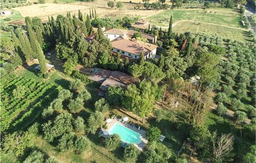  Beautiful apartment in Foiano della Chiana with Outdoor swimming pool, WiFi and 1 Bedrooms in Foiano della Chiana